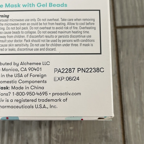 Proactiv 3 Step Acne Treatment System with Eye Mask - Picture 3 of 3